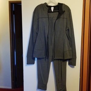 Danskin grey 2 piece